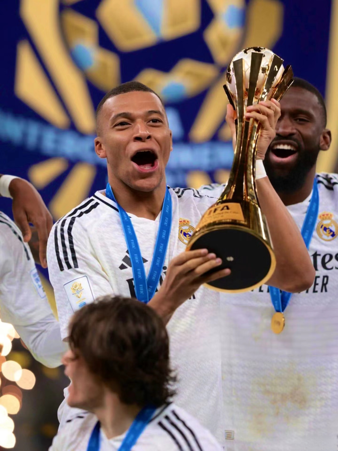 LOL官网-关于冲刺阶段皇家马德里备战欧联，内部沟通细节曝光，目标明确，控场能力受关注的信息