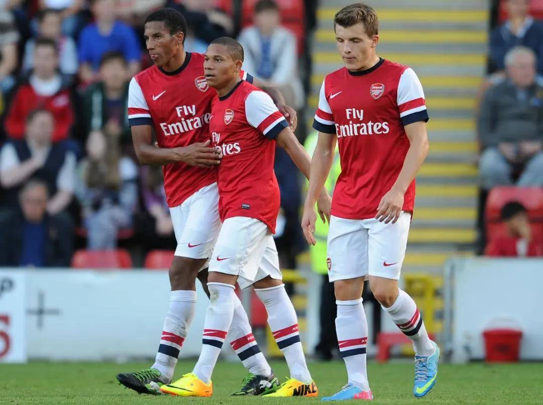 英雄联盟官方直播-包含中超关键时刻走向成谜；阿森纳造点机会；震撼外界；资深球员宣示担当的词条