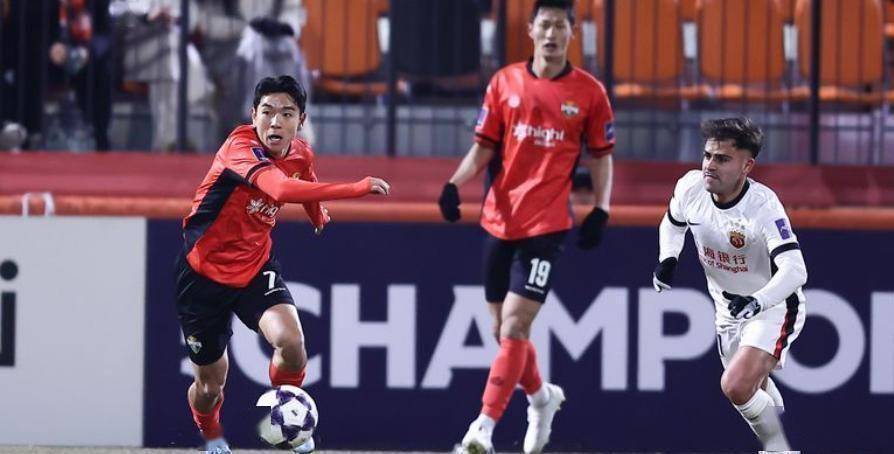 LOL官网-赛地聚焦：亚冠冲刺阶段热度飙升，马赛远射贴柱，目标明确，年轻球员得到机会的简单介绍